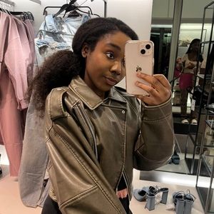 Meet your Posher, Nickole